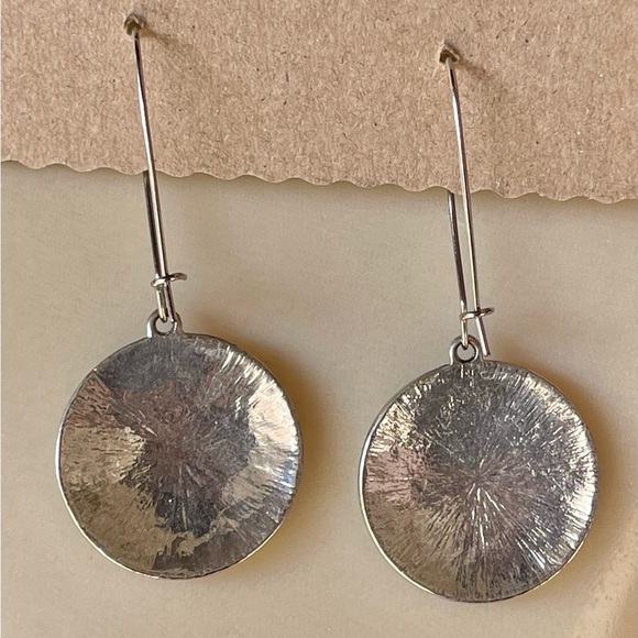 Silvertone Floral Embossed Medallion Multi Strand Necklace Matching Earring Set - Picture 12 of 16